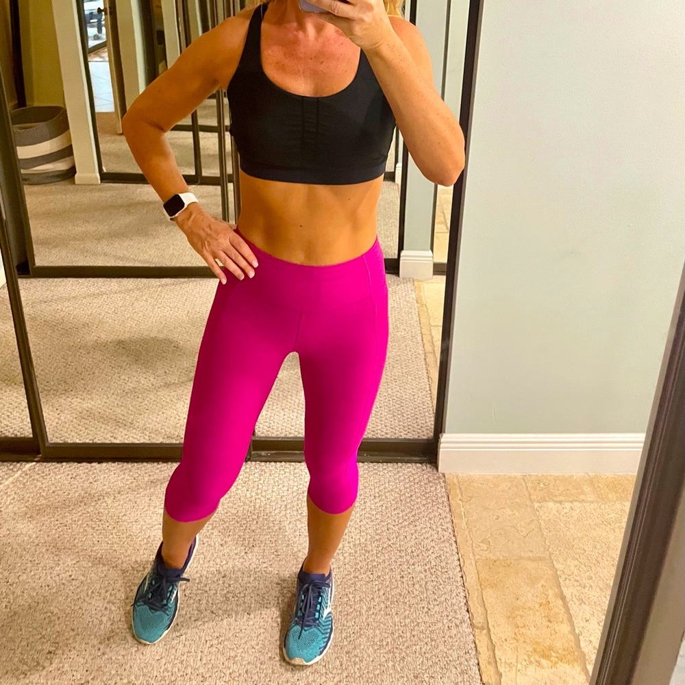 Athleta small. Model is 5’5”. Used once